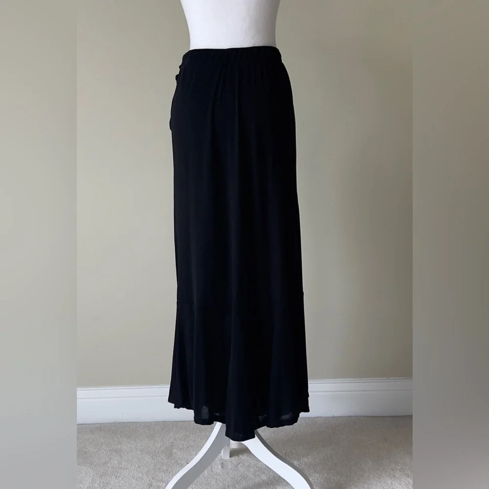 GO COUTURE Women’s Faux Black Wrap Midi Skirt NWOT Size Large